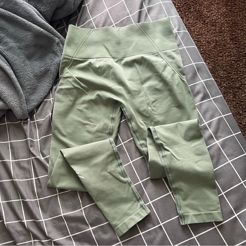 OA effortless seamless Sage green size S